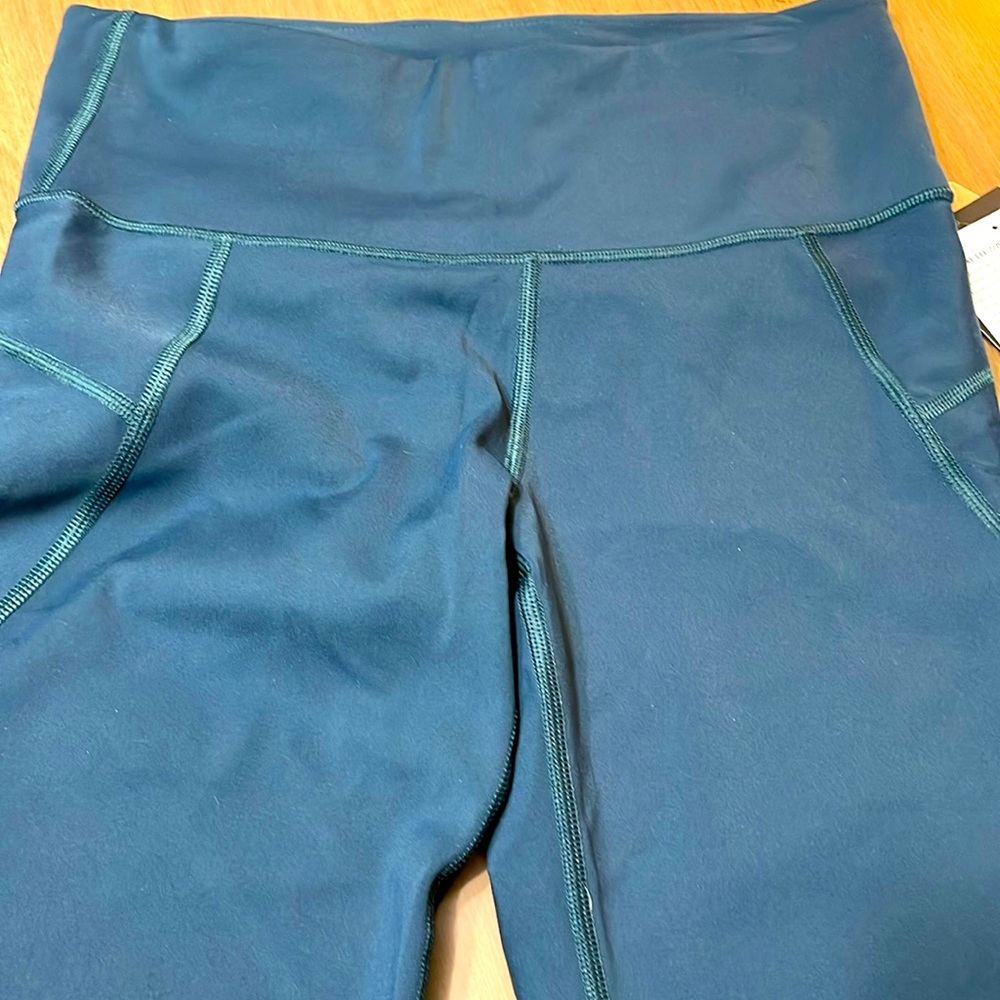 NWT Athleta Sculptek Stealth 7/8 Tight Size S